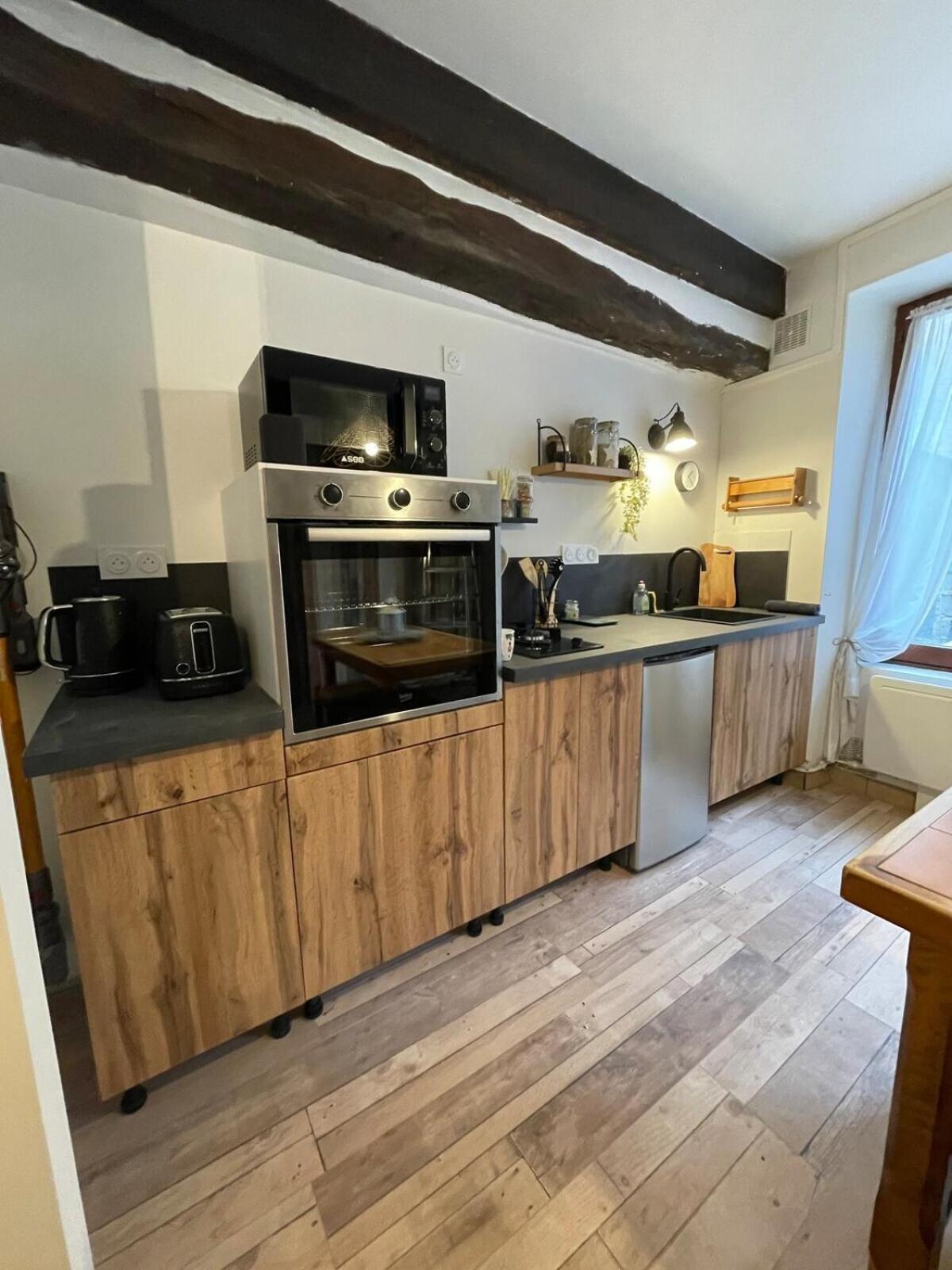 "La Petite Maison" Triplex Au Centre Ville - Les Terres Du Roy Avallon Esterno foto