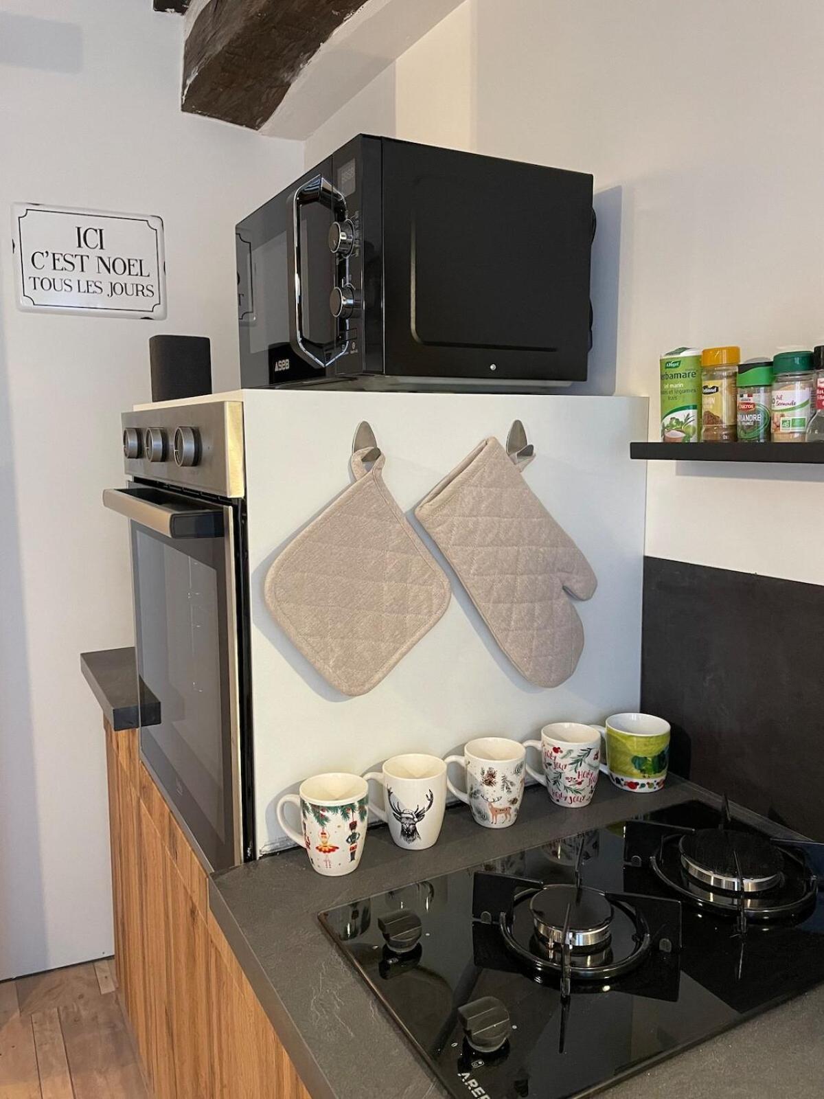 "La Petite Maison" Triplex Au Centre Ville - Les Terres Du Roy Avallon Esterno foto