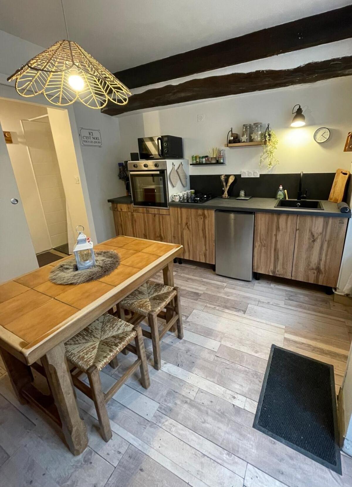 "La Petite Maison" Triplex Au Centre Ville - Les Terres Du Roy Avallon Esterno foto