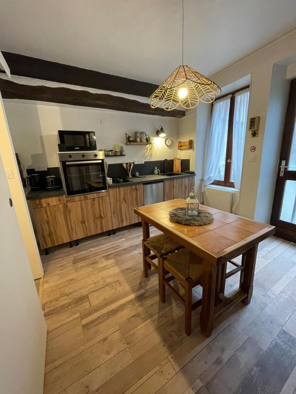 "La Petite Maison" Triplex Au Centre Ville - Les Terres Du Roy Avallon Esterno foto